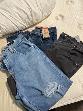 Levi's - High Wasted Mom Jeans Denim Three-Pack